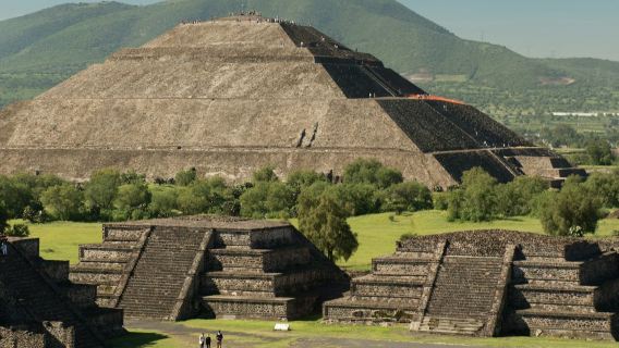 Teotihuacán: Fast Track Ticket + Guided Tour from Mexico City + Optional Lunch