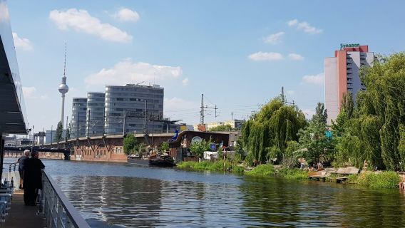 Berlin: 1-Hr Historical Sighseeing Cruise from Friedrichstraße