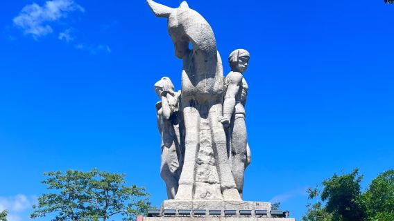 Sanya CityWalk tour a piedi: Luhuitou e Amore Eterno (con guida in lingua straniera) EA