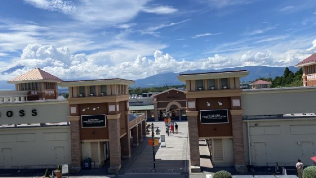 One-Day Tour to Mount Fuji, Japan|Mt. Fuji · Kawaguchiko · Gotemba Premium Outlets · Konohana-no-Yu Hot Spring|Departing from Ginza, Tokyo