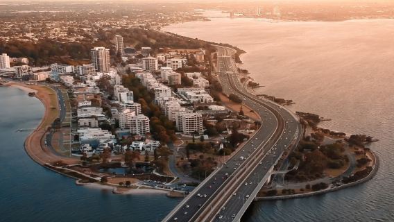 Prenota dopo la consultazione/Parco Reale dei Cigni di Perth, Torre dell'Orologio, Parco Whitmen, Spiaggia Scarborough in Australia/Trasferimento aeroportuale/Trasporto punto a punto/Guida turistica e autista/Servizio auto privata