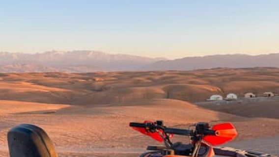 Marrakesch: Agafay-Wüsten-Quad-Tour mit Abendessen und Show