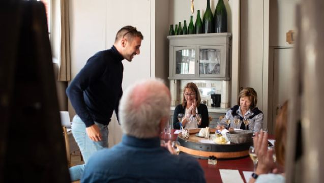 Champán: Clase de cata de champán con almuerzo