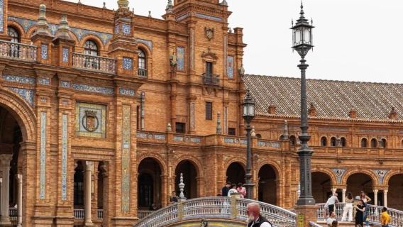 馬德里出發塞戈維亞+奧特萊斯購物村包車一日遊