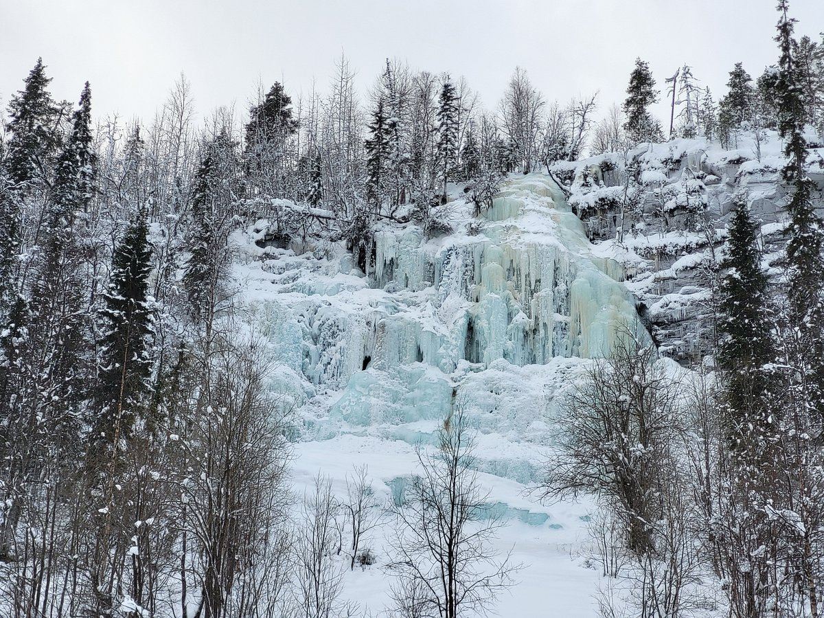 Escursione alle cascate ghiacciate di Korouoma + grigliata nella natura selvaggia - Tour per piccoli gruppi (max 8 persone)