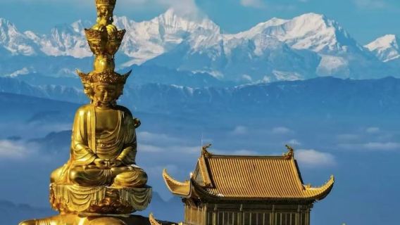 成都発:峨眉山金頂+楽山大仏(らくさんだいぶつ)+空港へのお見送り&新幹線駅【貸切チャーター20時間】