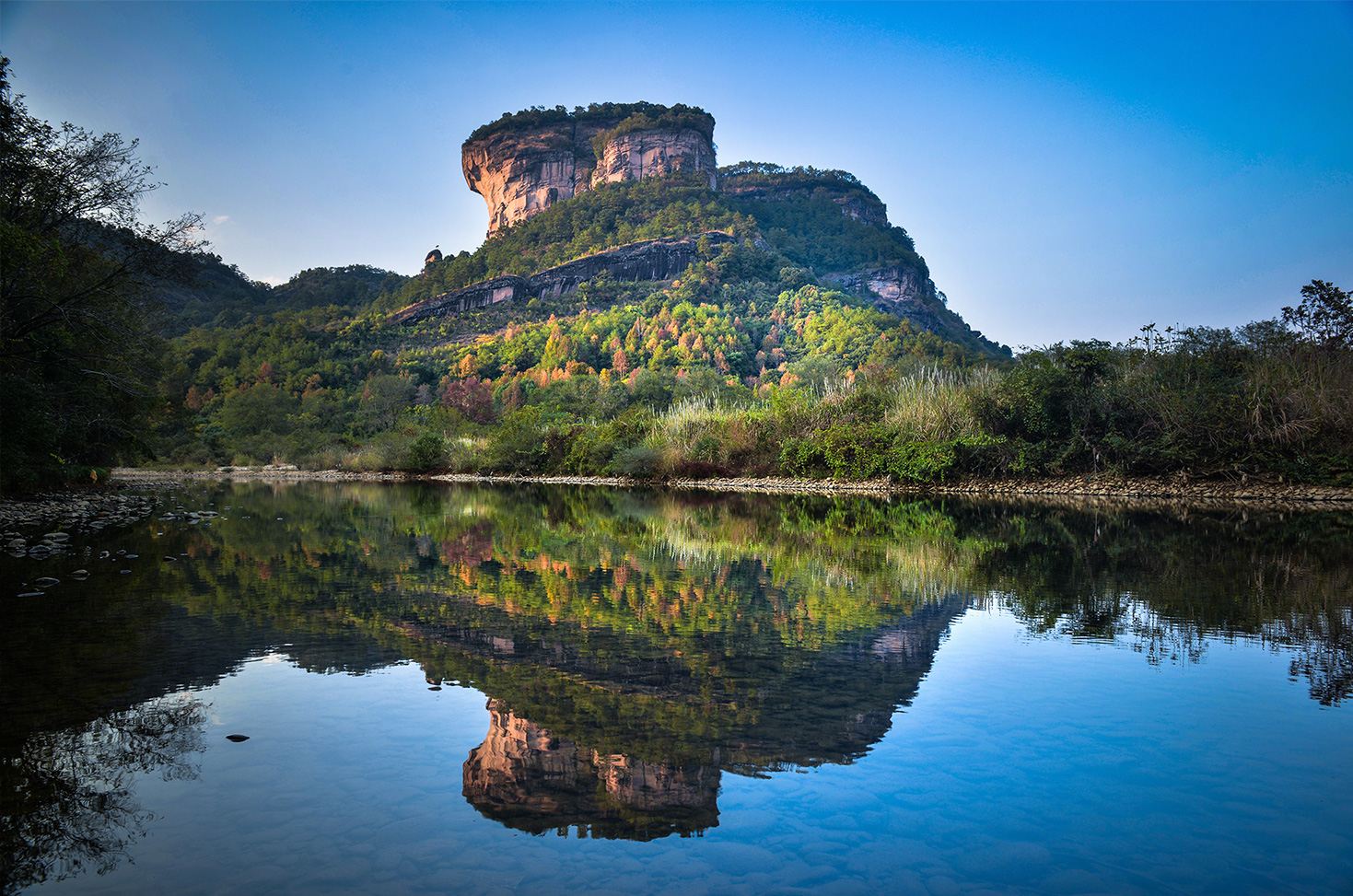 【1-8人品質團】武夷山+九曲溪竹筏+印象大紅袍（可選）一日遊