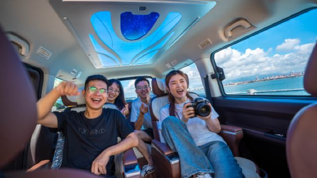 Optional für 5 Personen in der First Class | Tagesausflug zu den Tulou-Gebäuden in Fujian: Yunshuiyao und dem König der Tulou-Gebäude in Yongding mit zwei Touristenattraktionen