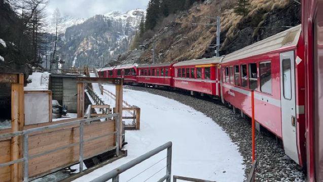 Xizang Tourist Train | Nyingchi + Lhasa + Ngari - A Dreamy Journey Through China's Cloudy Xizang