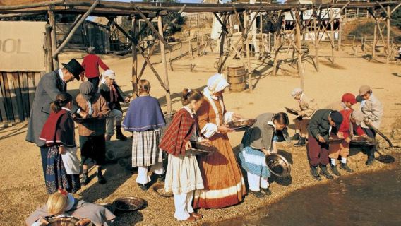 Pengalaman melombong emas di Bandar Emas Sovereign Hill Melbourne lawatan sehari [Pekan Ballarat | pelbagai pilihan kumpulan]