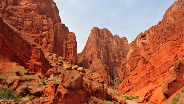 Lawatan Sehari Gua Kizil Kuqa & Grand Canyon Misterius Tianshan [Kereta Persendirian]