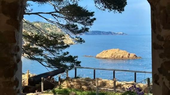 Barcelona round-trip private 1-day tour: Blanes ~ Tossa de Mar ~ Girona