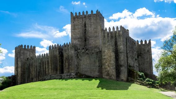 Portugal: Dagstur fra Porto til Guimarães Slot + Braga gamle by ※ Tilpasset rute