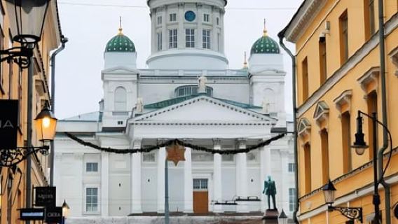 Helsinki & Suomenlinna: City Highlights Tour with Ferry Ride