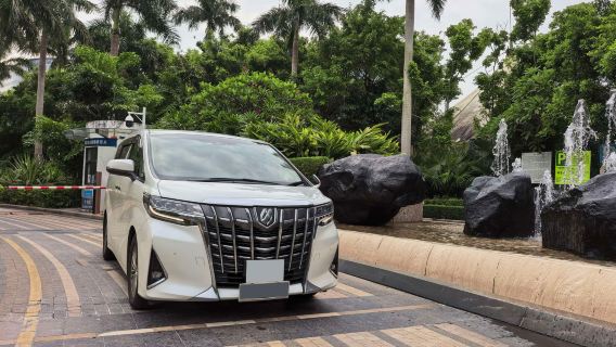 Hong Kong Disneyland private charter transfer | Private charter from Hong Kong to Shenzhen, Macau hotels, Zhuhai, Guangzhou, Foshan, Shunde, Dongguan, Huizhou | Professional driver + door-to-door pickup + smooth customs clearance