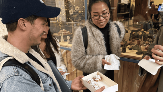 Bordeaux : Food and Wine Tour with a sommelier