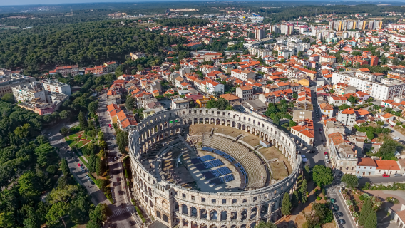 Top Pula: Private guided tour with your mobile