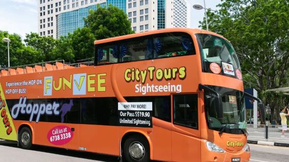 Singapore FunVee open-top bus (city and Marina Bay sightseeing + multilingual audio guide + city roaming)