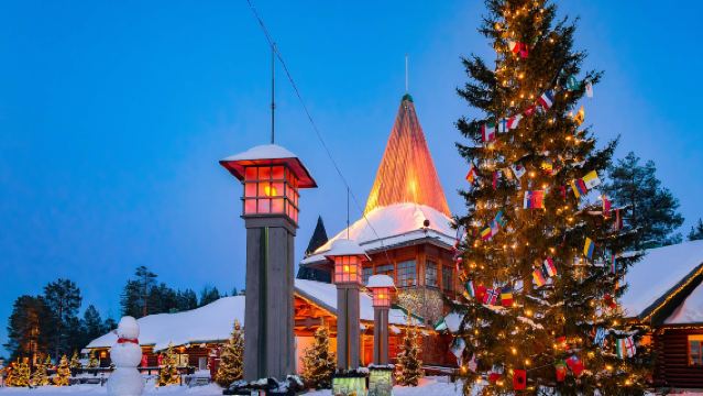 1-day tour to Arctic Circle Snowmobile Park + Santa Claus Village + Ranua Zoo [Flexible Itinerary]