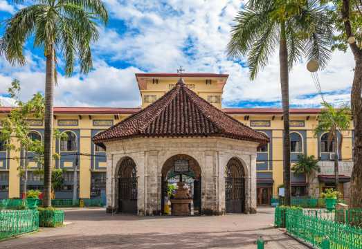 Philippines Cebu join-in 1-day tour: Minor Basilica of the Holy Child of Cebu + Magellan's Cross + Heritage of Cebu Monument