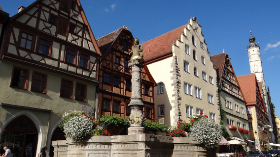 Tagesausflug Rothenburg + Harburg Hin- und Rückfahrt München, Deutschland (Tour auf Englisch)|11 Stunden)