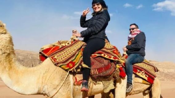 Tour mattutino o al tramonto in jeep di Wadi Rum (2) ore