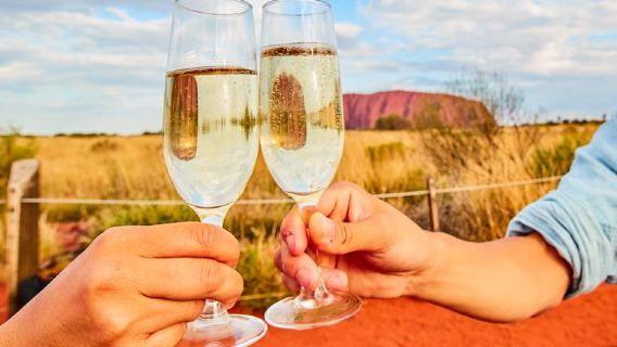 Uluru: Sacred Sites & Sunset Tour with Wine & Cheeseboard