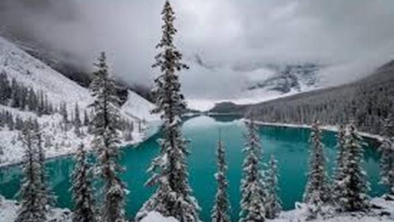 Banff. Moraine, Lake Louise ,Emerald & Johnston Canyon tour