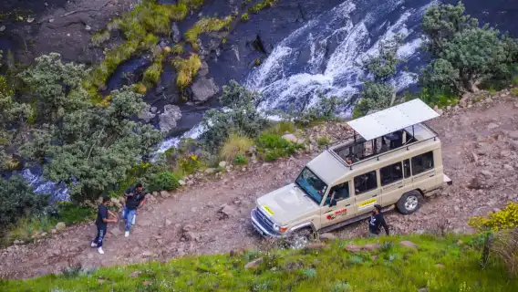 จาก Underberg: ทัวร์หนึ่งวันผ่านช่องเขาซานิ