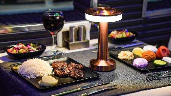 Стамбул: круиз по Босфору с ужином, шоу и алкогольные напитки