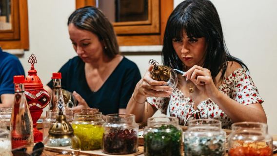 Стамбул: мастер-класс по изготовлению турецких мозаичных ламп с напитками и закусками