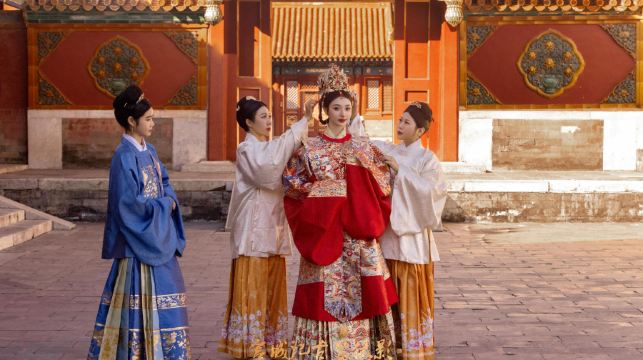 北京旅拍【百款明清婚服租賃/國子監地壇公園/寫真婚紗照/含妝造/底片全送】