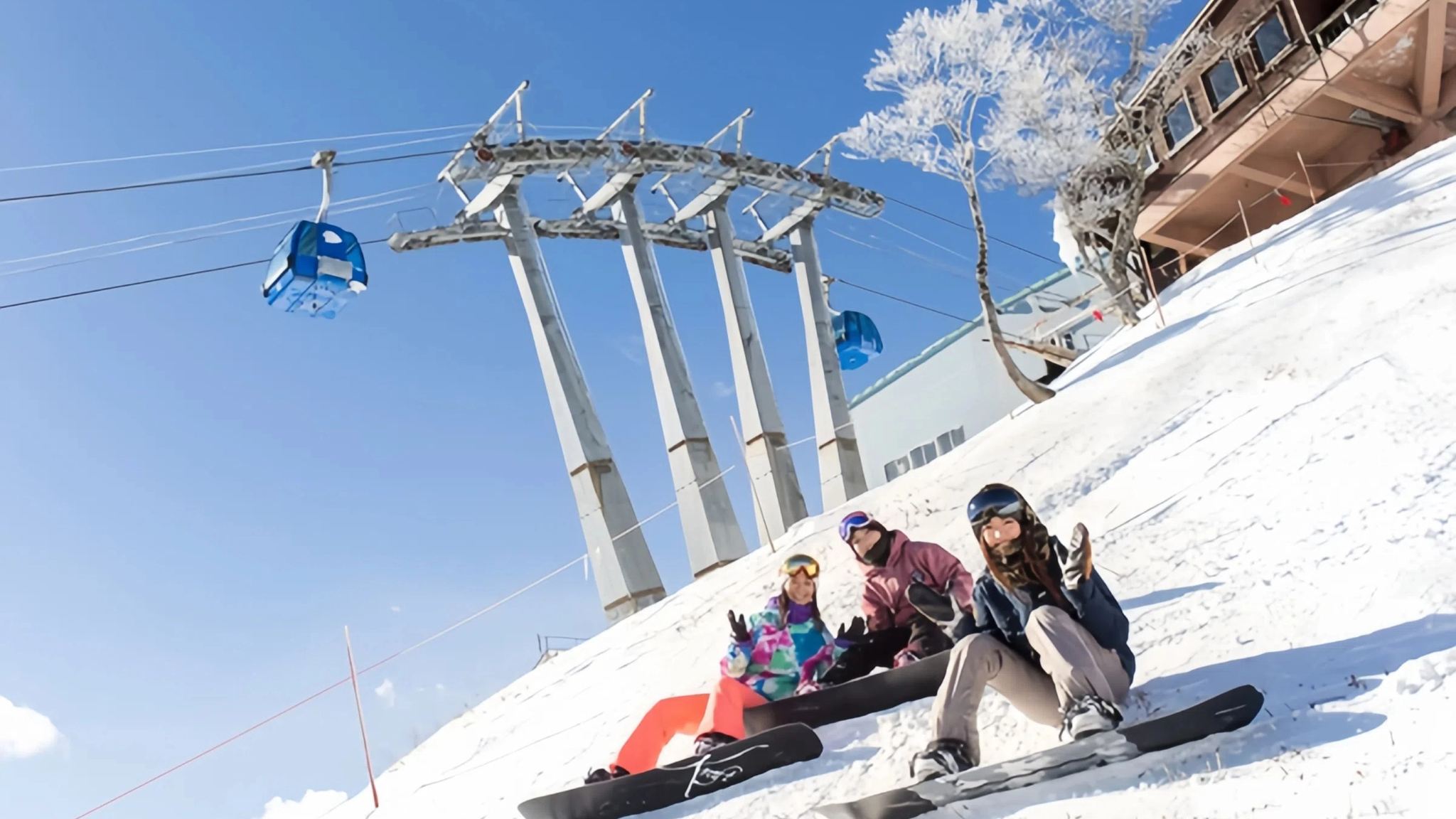 Ski lessons with professional SAJ-certified instructors at Naeba Ski Resort in Japan - available in Chinese/English for a safe experience|Optional 2h or 4h lessons | Quick mastery for beginners