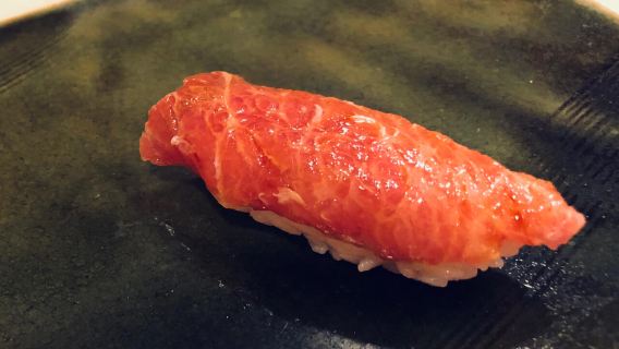 Токио, Япония: услуга бронирования столика в популярном ресторане Sushi Ryujiro