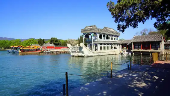 Beijing Small Group Tour to Mutianyu Great Wall and Summer Palace with Lunch and Cable Car