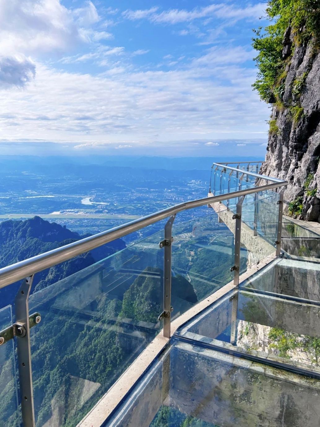 Tour privato di un giorno da Changsha alla Montagna Tianmen di Zhangjiajie + Passerella di Vetro + Guida + Biglietto d'ingresso + Efficiente