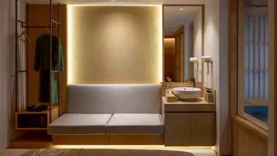 靜Spa (Langsuan店)溫泉水療 (沙吞店)