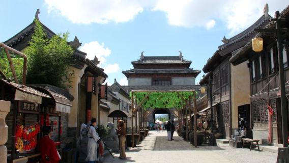 Private tour for 2 or more: Xiangshan Global Studios and Shipu Fishing Port attraction day tour with Ningbo pickup service