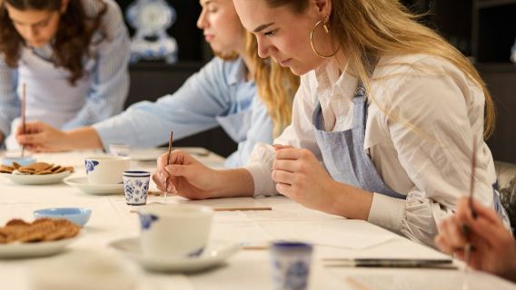 Ámsterdam: Taller de pintura con azulejos azules holandeses