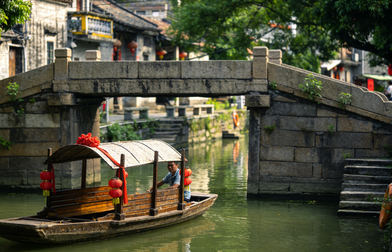 The viral Foshan itinerary sweeping social media! From Foshan Zumiao to water towns, unlock the charm of Lingnan culture