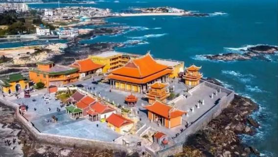 Quanzhou Wulin Village + Yongning Ancient Town + Luojia Temple + Golden Coast + Little Weihai + Xunpu Village 1-day tour