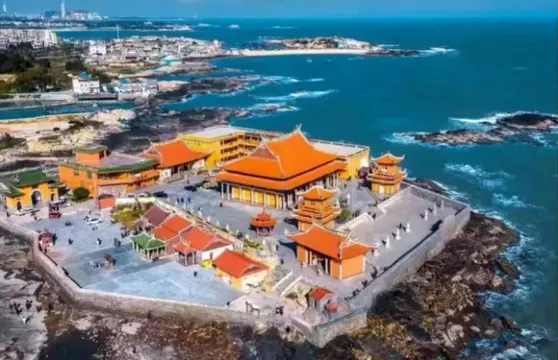 泉州洛陽橋+晉江梧林傳統村落+永寧+洛伽寺+黃金海岸+小威海+蟳埔一日遊