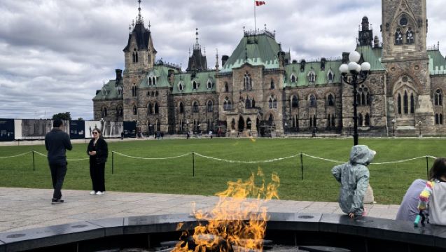 Canada + Ottawa Rideau Canal + Governor General's Residence Day Tour - Adjustable Itinerary - Customizable