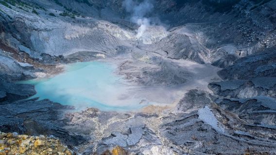 印尼雅加達來回萬隆覆舟火山一日遊【中文包車】