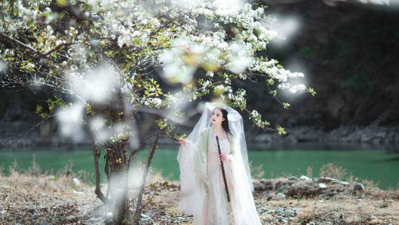 Nanning Trip Moments[Driver-guide + travel photography + wedding aerial microfilm + makeup & costumes + customized itinerary + all photos included]