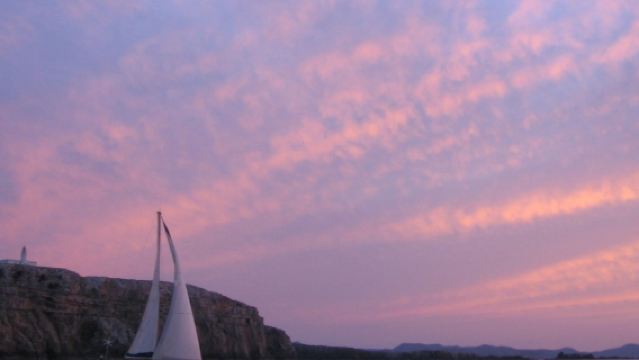 Teluk Fornells: Perjalanan Berlayar Sehari Penuh