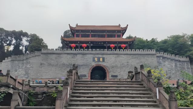 Chengdu Sanxingdui Museum + Fanghu Park/Luocheng Site + Longju Temple [Optional English Guide]