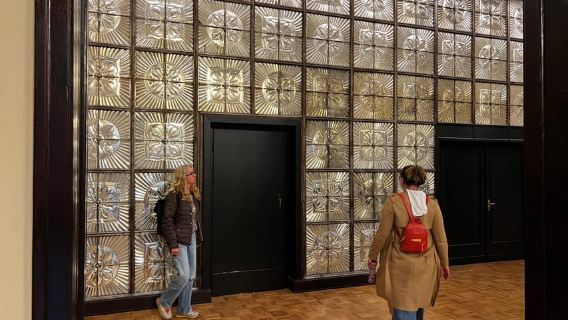 Warschau: Palast der Kultur Tour & Terrasse & kommunistischer Snack