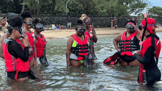 San Juan: Snorkeling with Turtles with Complimentary Videos