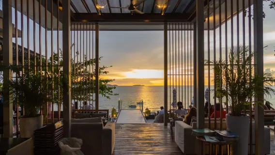 Ristorante sul dirupo con tramonto a Pattaya, Thailandia|Panorami marini da influencer|Servizio di prenotazione per The Sky Gallery [Tramonto romantico]|Nido VIP|Trasferimento opzionale